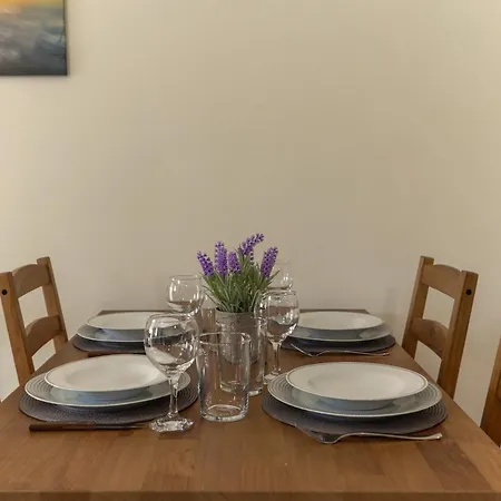 Laurels 아파트
